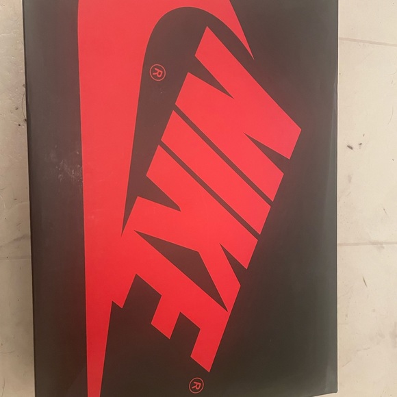 Jordan 1’s - Pine Green - Picture 5 of 5